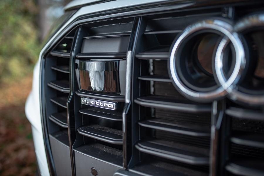 Логотип Audi SQ7 TDI (4M) 2019 года  (WW) (фото 38 из 40)